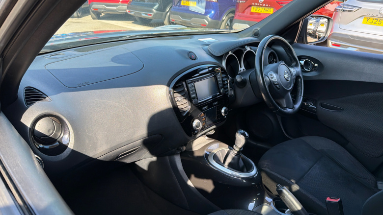 Nissan Juke 1.2 DiG-T N-Connecta 5dr Petrol Hatchback